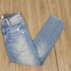 EUC PAIGE Kylie Crop sz 24 light denim jeans
